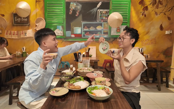 Quán ăn hạnh phúc: Một Hà Nội rất đỗi thân quen giữa lòng TP