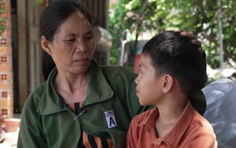 Bốn mẹ con cùng vượt qua khó khăn | Mái ấm gia đình Việt