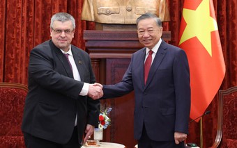 Quan hệ Việt Nam-Liên bang Nga tiếp tục phát triển mạnh mẽ, vì lợi ích của nhân dân hai nước, vì hòa bình, hợp tác của khu vực và thế giới