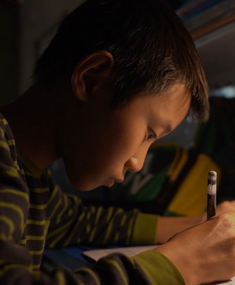 Trí Hào không biết cha, mẹ tâm thần, sống nương tựa ông bà già yếu