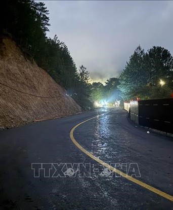 Thông tuyến đèo Mimosa sau 10 ngày đứt gãy giao thông