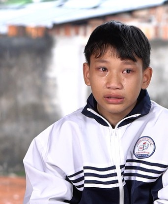 Em Quang Hiệp mồ côi cha mẹ, cùng chị gái nương tựa ngoại già yếu