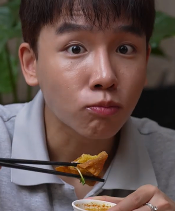 Quán ăn hạnh phúc: Từ ẩm thực đến chuyện thân  - tâm - trí tại Rau ơi