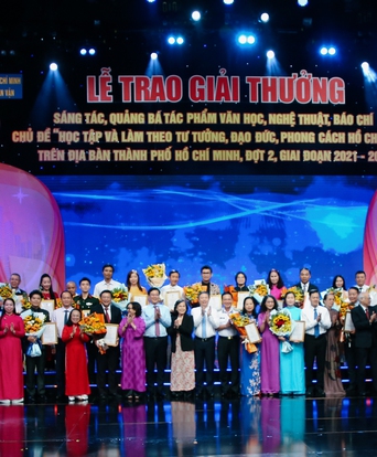 Ấn tượng Lễ trao giải về "Học tập và làm theo tư tưởng, đạo đức, phong cách Hồ Chí Minh"