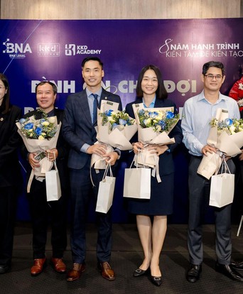 KKD Việt Nam tìm lời giải cho kinh tế tư nhân ở nửa cuối 2025 - Cần bình ổn chờ đợi hay bứt phá khác biệt?