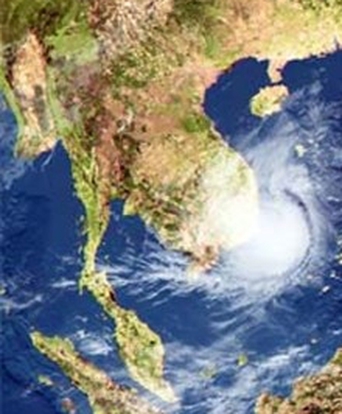 Áp thấp nhiệt đới gần Biển Đông, có khả năng mạnh lên thành bão