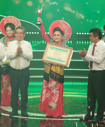 Đặng Thị Thuỳ Dương trở thành tân Quán quân Chuông vàng vọng cổ 2025