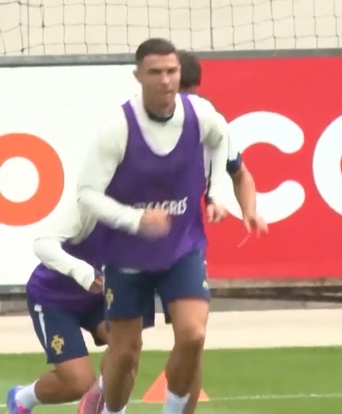 Ronaldo trở lại tập luyện cùng tuyển Bồ Đào Nha