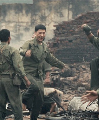 'Mưa đỏ' lập kỷ lục mới