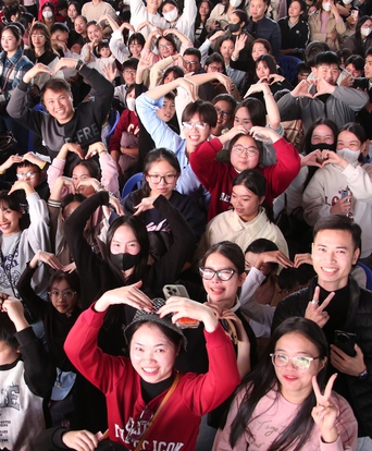 "Mái ấm gia đình Việt" trao hơn 2,5 tỉ đồng cho 18 hoàn cảnh khó khăn tại Hải Phòng