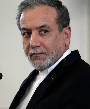 Iran: Sẵn sàng đáp trả nếu Mỹ tấn công, nhưng vẫn mở cửa đàm phán