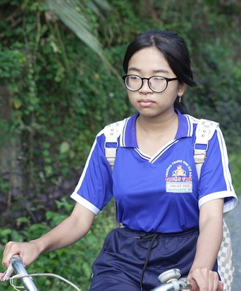 Mái ấm gia đình Việt: Bữa sáng nửa gói mì của cô bé mồ côi