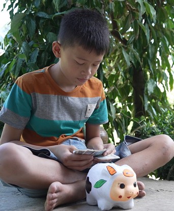 Trung Quý: Tuổi thơ bắt ốc cùng cha, dành từng đồng chữa bệnh cho mẹ