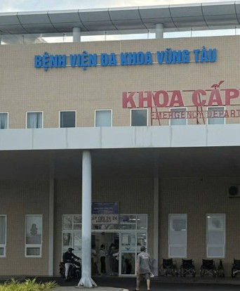 Ngộ độc khí clo, 18 người nhập viện điều trị ở TP. Hồ Chí Minh