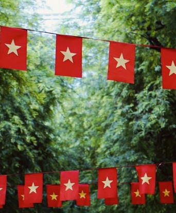 TP. Hồ Chí Minh thông báo lịch nghỉ lễ Giỗ Tổ Hùng Vương và treo cờ Tổ quốc