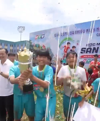 Phường Vũng Tàu khen thưởng đội U13 vô địch “Ước mơ sân cỏ” Cúp HTV 2026