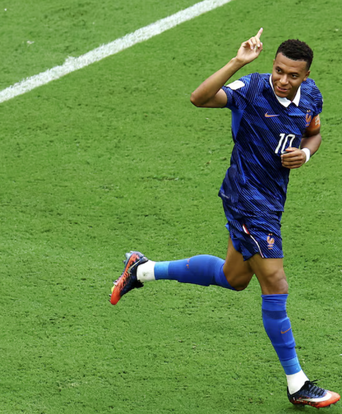 Kylian Mbappé trở thành cầu thủ ghi nhiều bàn thắng nhất lịch sử World Cup