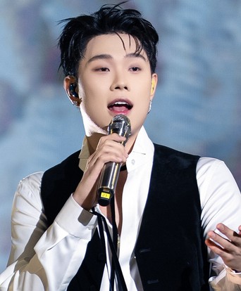 Tinh hà "Say hi": Đội Dương Domic dẫn đầu bình chọn Livestage 2