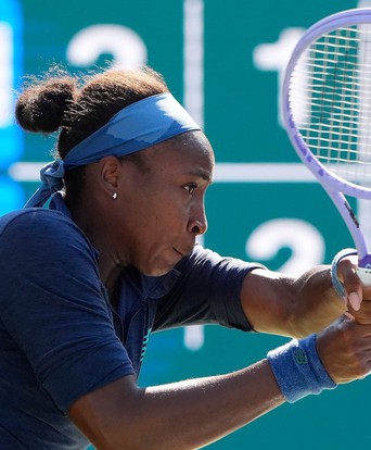 Gauff vào bán kết Toronto Open sau khi Bencic rút lui