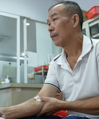Người chung quanh ta | Tập 42: Người bảo vệ với 30 năm lặng thầm hiến máu tình nguyện