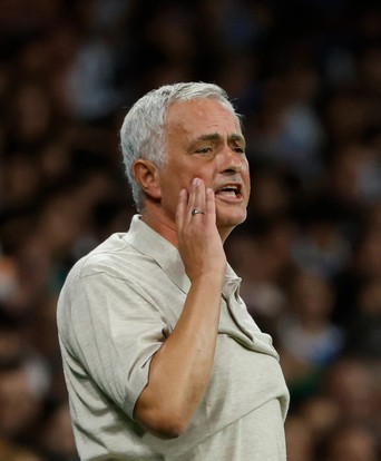 Mourinho cho rằng Vinicius Junior bị nhắm đến không công bằng
