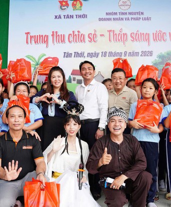 Trao 500 phần quà Trung thu đến học sinh Trường Tiểu học Tân Thới