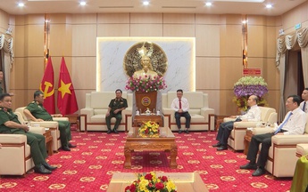 TP. Hồ Chí Minh chúc mừng Quân khu 7 nhân 80 năm truyền thống Lực lượng vũ trang Quân khu 7