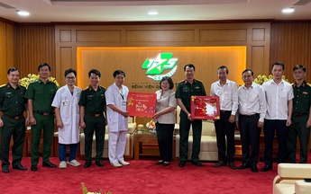 Lãnh đạo Thành phố Hồ Chí Minh thăm và chúc Tết các đơn vị và cá nhân thuộc diện chính sách