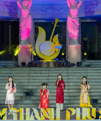 Âm thanh Phù sa Mùa 3: Đắm chìm trong không gian nghệ thuật truyền thống