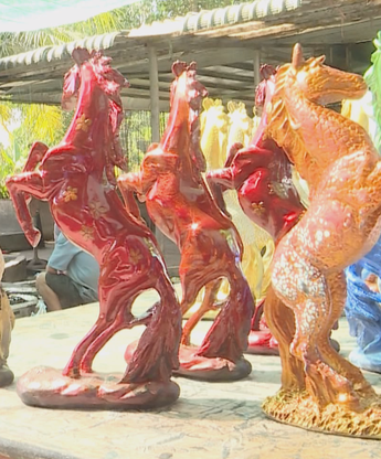 Ngựa sơn mài Tương Bình Hiệp đón năm mới