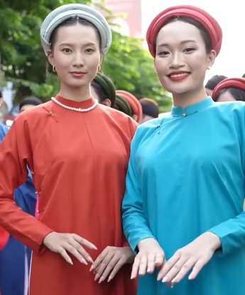 Giữ hồn áo dài Việt, mở lối vươn xa | Sắc màu Việt Nam