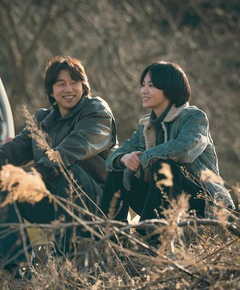 Song Hye-kyo và Gong Yoo lần đầu hợp tác trong phim mới của Netflix ra mắt vào tháng 12