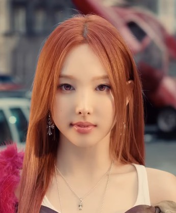 Nayeon (TWICE) trở lại đường đua solo vào tháng 11 sau hơn 2 năm vắng bóng