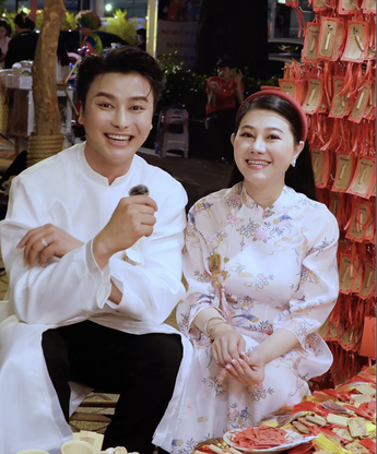 Tài tử cải lương: Rong chơi đêm Giao thừa