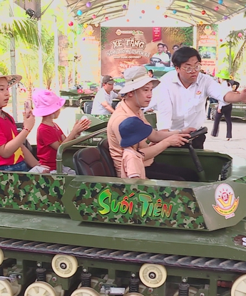 TP. Hồ Chí Minh: Hấp dẫn mô hình trải nghiệm "Xe tăng hành trình chiến xa"
