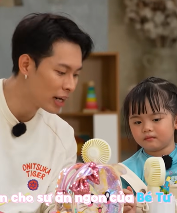 Anh trai và Cái đuôi nhỏ: Ngày đầu "vỡ trận" của các anh trai khi chăm em bé
