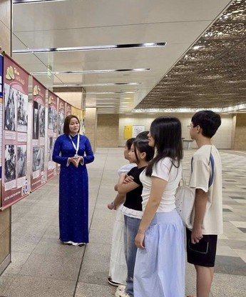 Triển lãm 'Trẻ em thời chiến' lần đầu được tổ chức tại ga metro số 1 TP. Hồ Chí Minh
