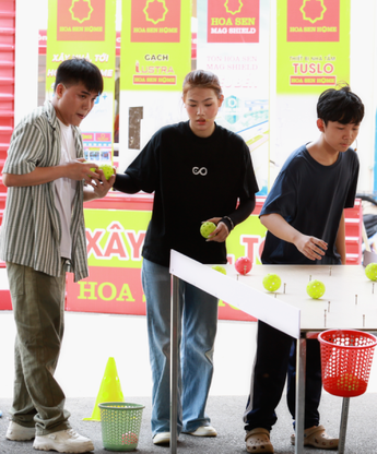 "Mái ấm gia đình Việt" tập 14 trao gần nửa tỉ đồng cho các em nhỏ