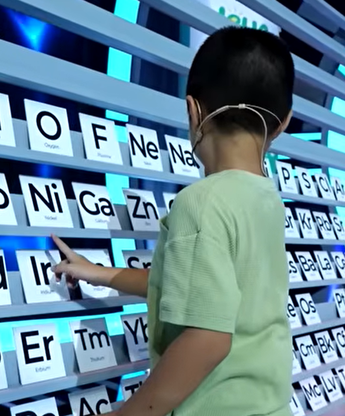 Siêu tài năng nhí 5 - Tập 2: Thần đồng Quang Hưng đọc vanh vách vị trí 118 nguyên tố đã bị xáo trộn