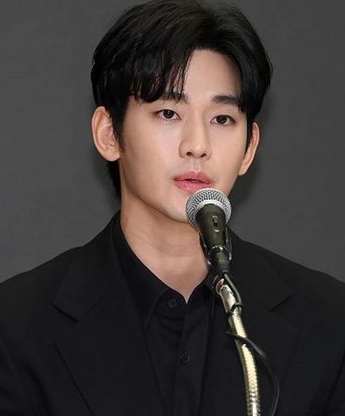 Kim Soo-hyun chuẩn bị trở lại với hoạt động quảng cáo