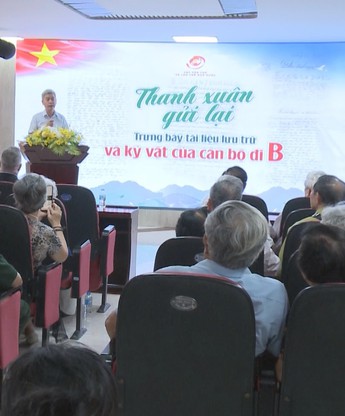 Khai mạc trưng bày “Thanh xuân gửi lại” tri ân cán bộ đi B