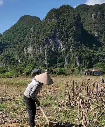 Mái ấm gia đình Việt: Chuyện người mẹ làm thuê nuôi chồng liệt, hai con nhỏ