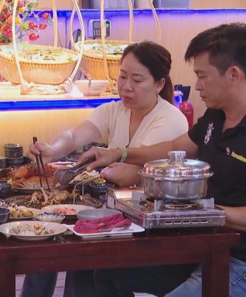 Phố ẩm thực phía Đông Thành phố hút khách mùa hè