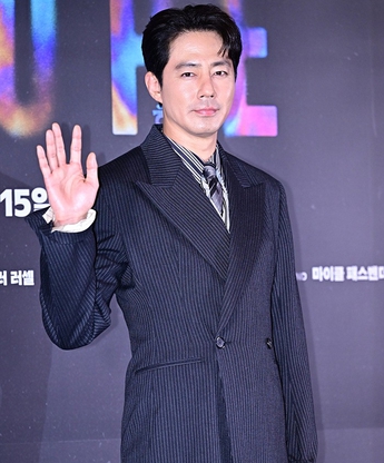 Jo In-sung lịch lãm trong ngày ra mắt "Hope"