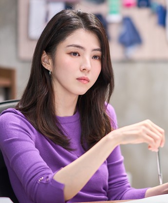 Han So-hee hóa thân thành nữ CEO thời trang trong phim "The Intern"