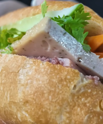 Loạt món ngon bình dân ở chợ Tân Định