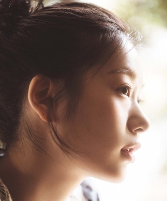 Tân binh Jo Seung-hee lưu giữ "những ngày cuối hạ" qua ống kính Kim Young-jun