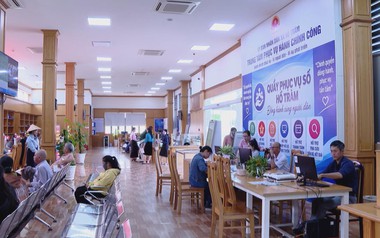Mỗi ngày quầy phục vụ số Hồ Tràm tiếp nhận hơn 50 lượt sử dụng dịch vụ hành chính