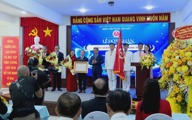 Bệnh viện Răng Hàm Mặt TP. Hồ Chí Minh đón nhận Huân chương Lao động hạng Nhất