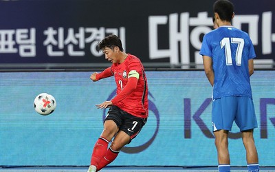 Hàn Quốc giữ hạng 32 FIFA sau 4 trận dưới thời HLV Robert Moreno